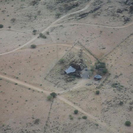 Rooiklip Camp Flintstone Apartment ภายนอก รูปภาพ