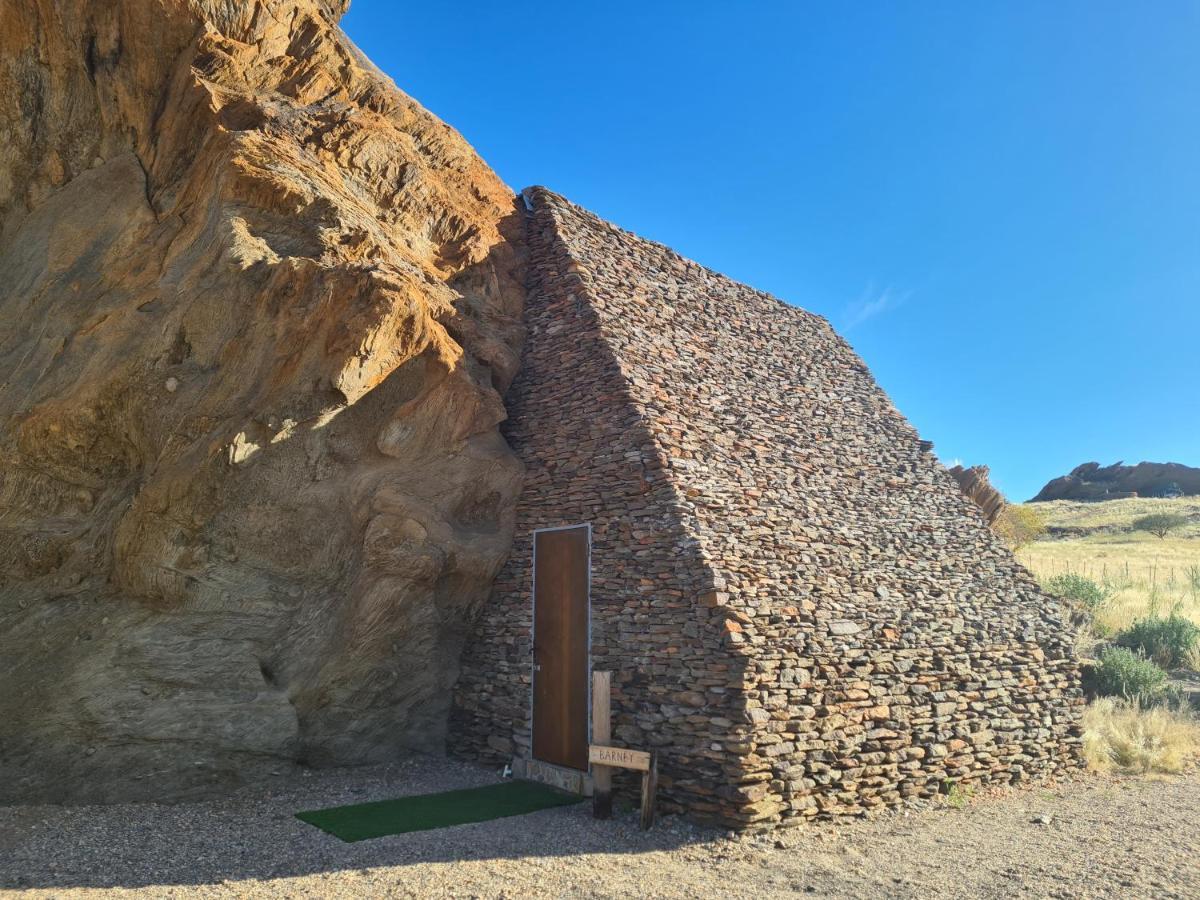 Rooiklip Camp Flintstone Apartment ภายนอก รูปภาพ