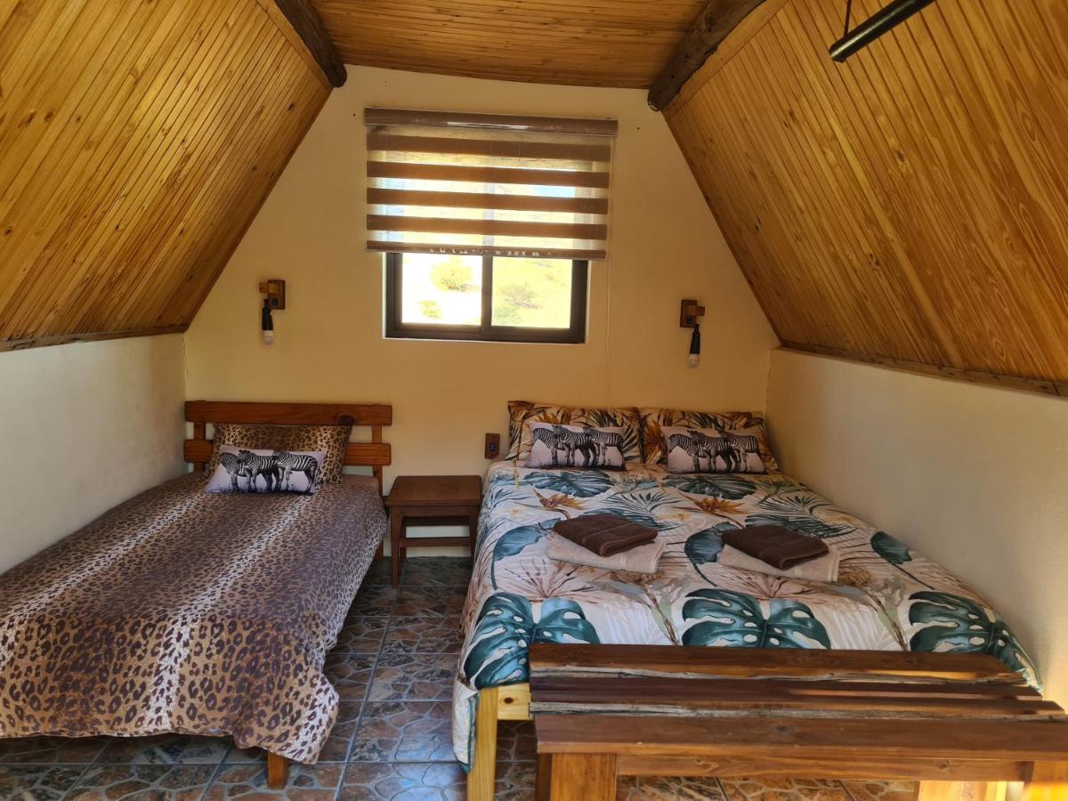 Rooiklip Camp Flintstone Apartment ภายนอก รูปภาพ