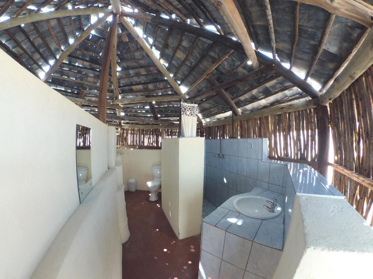 Rooiklip Camp Flintstone Apartment ภายนอก รูปภาพ