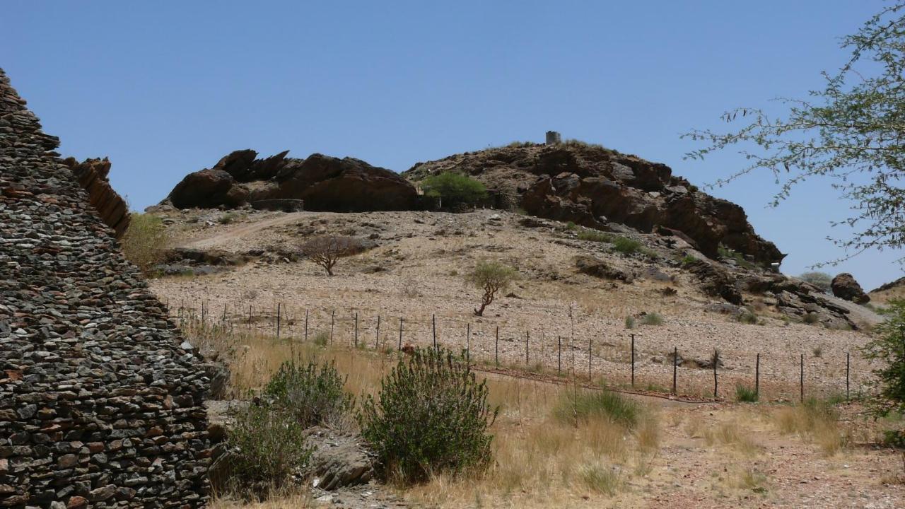 Rooiklip Camp Flintstone Apartment ภายนอก รูปภาพ