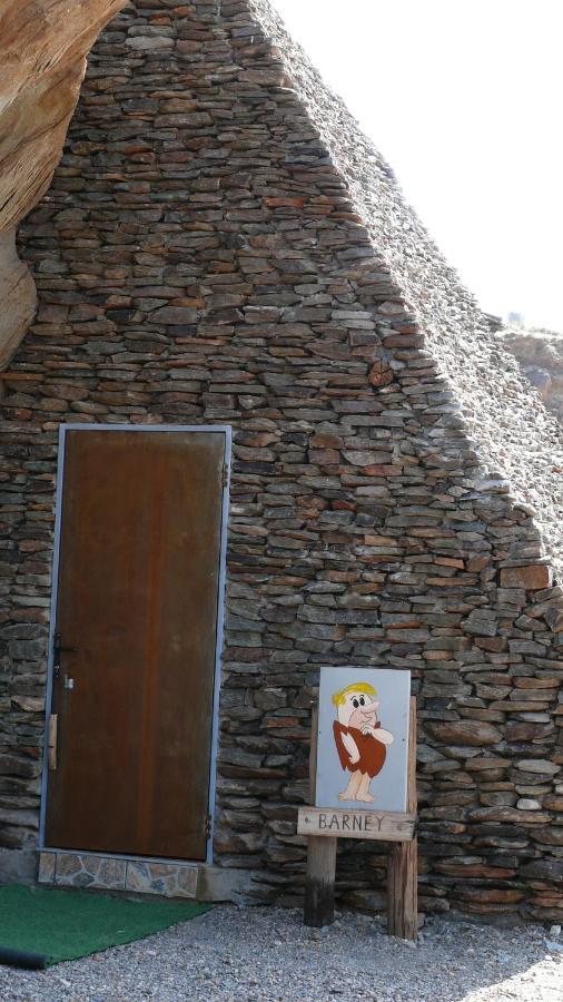 Rooiklip Camp Flintstone Apartment ภายนอก รูปภาพ